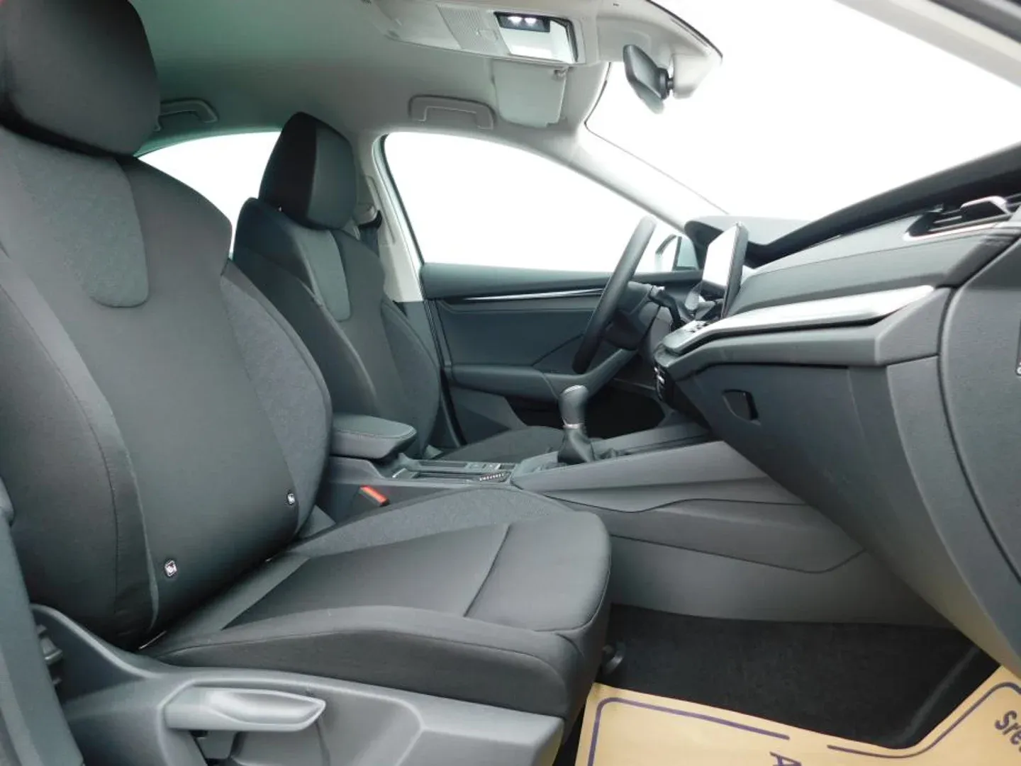 00159 škoda octavia fl essence 2.0 tdi - slika 11