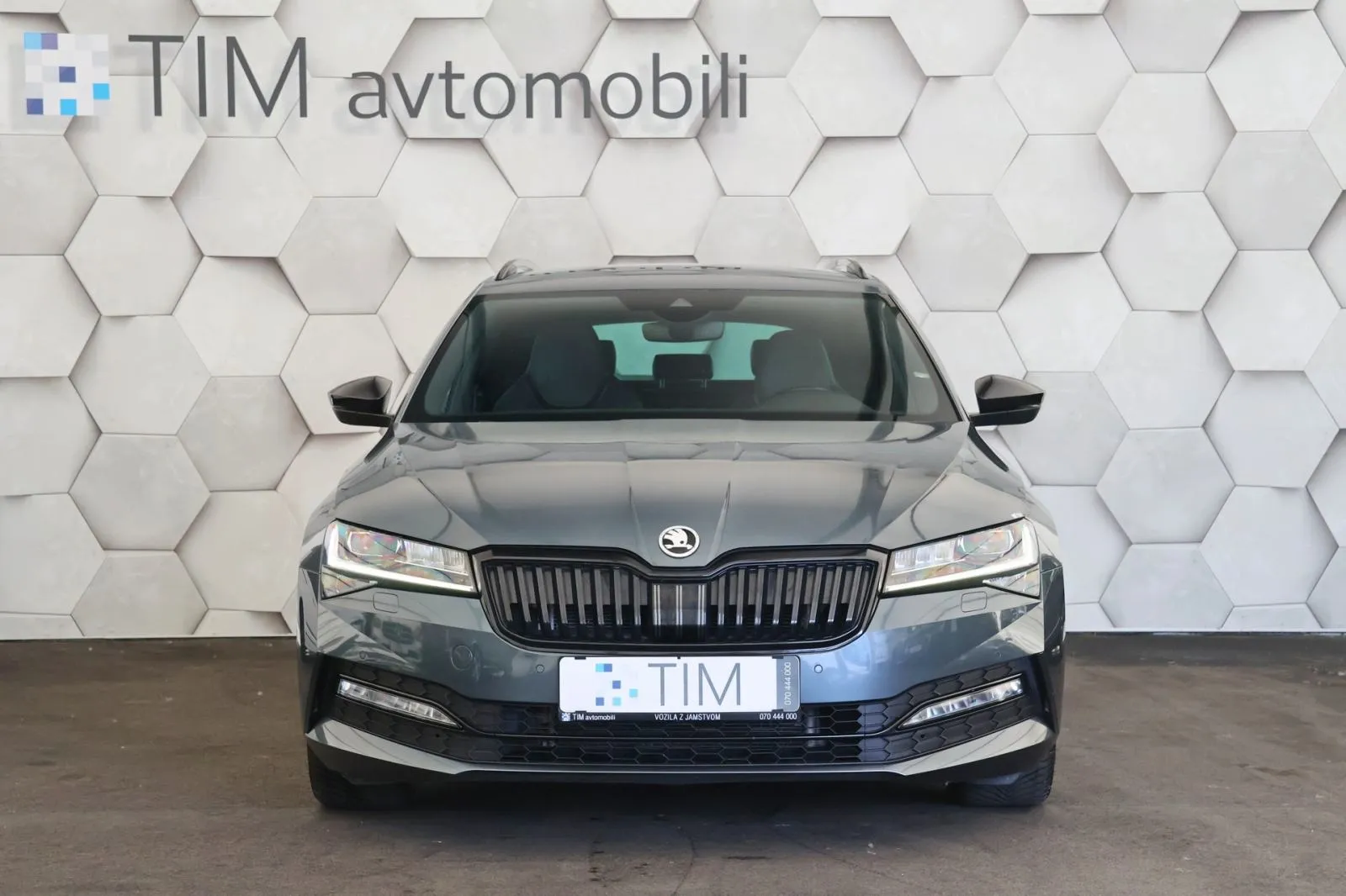 škoda superb combi n1 2.0tdi combi dsg matrix virtual radartemp - slika 5