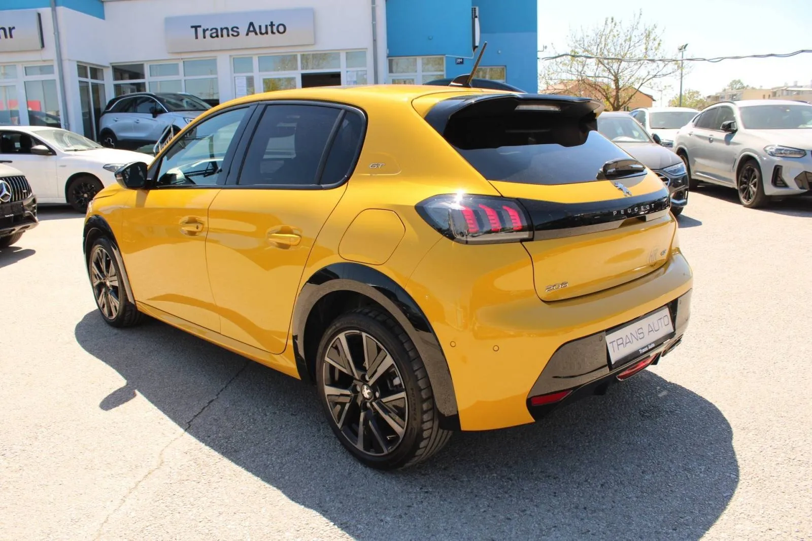 peugeot 208 1.2 130ks gt line automatik *panorama,led,kamera* - slika 7
