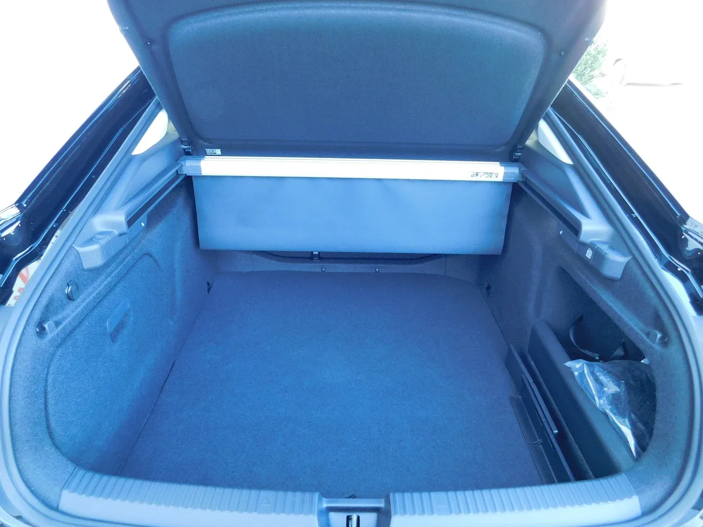 11379 škoda superb selection 2.0 tdi dsg - slika 17