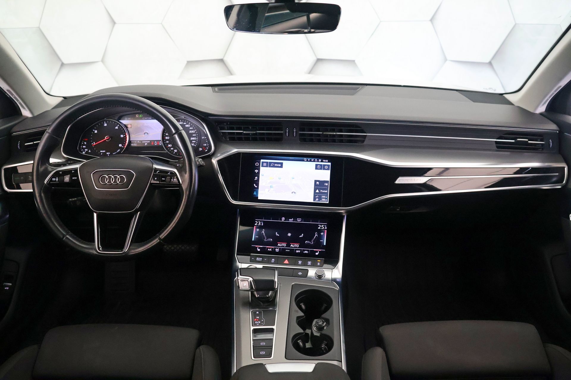 audi a6 avant 40tdi quattro s-tronic sport 204ks webasto kamera - slika 18