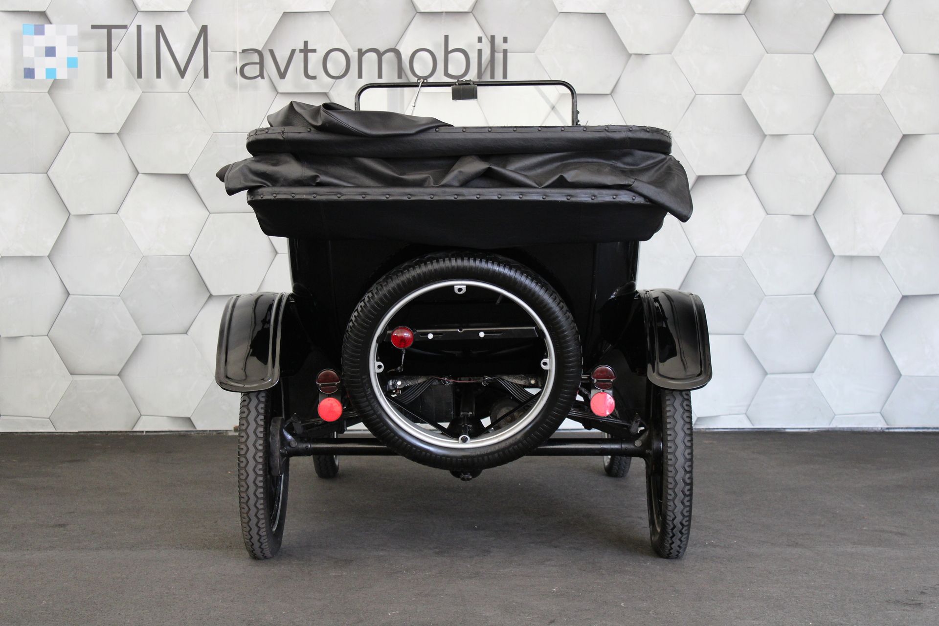 ford model t convertible - restavriran - slika 6