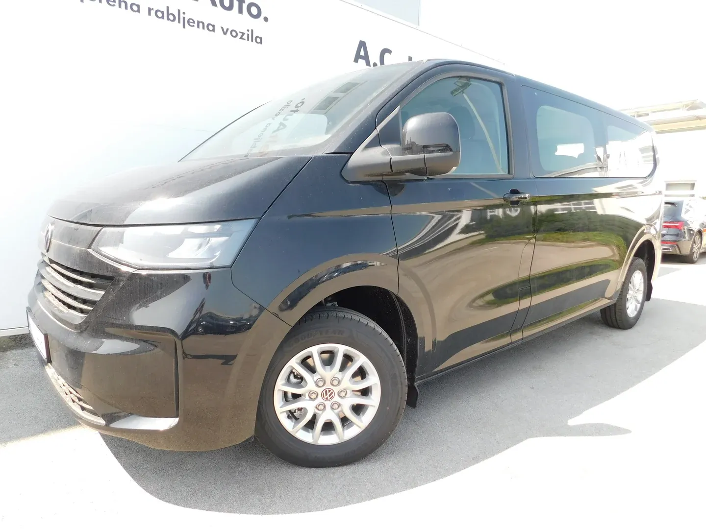 12786 vw caravelle life l2 2.0 tdi - slika 7