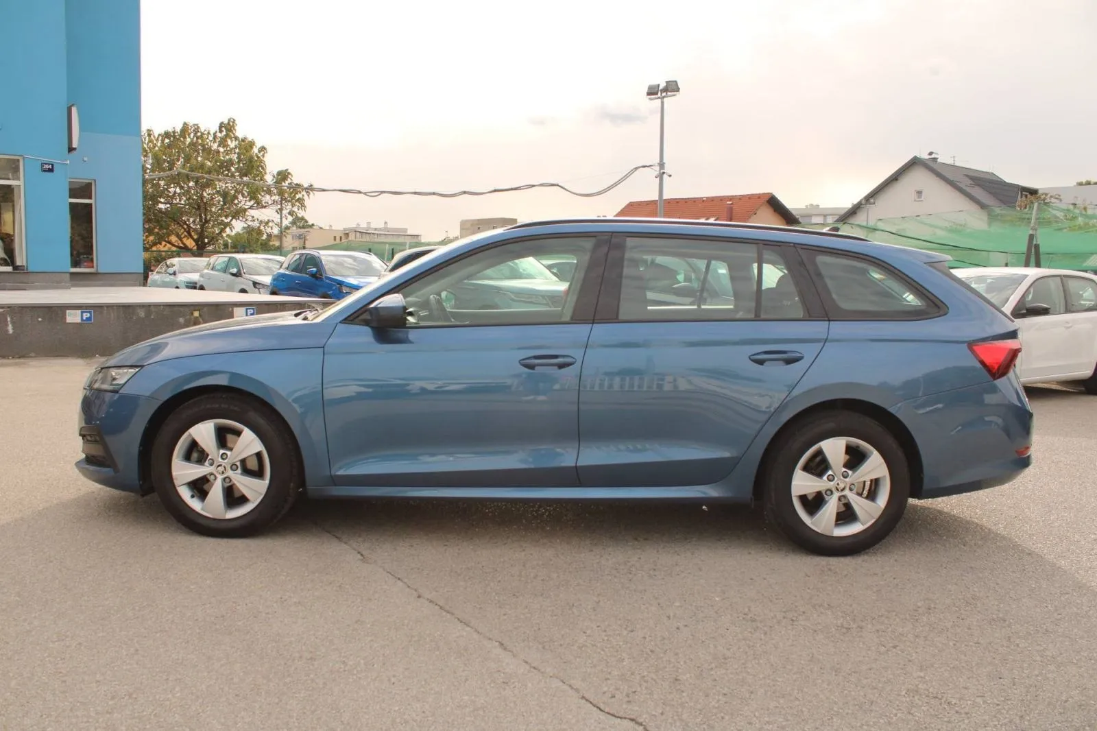 škoda octavia combi 1.0 tsi dsg *led, navigacija* - slika 8