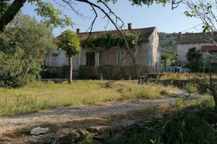 simpatična kuća na otoku korčuli - slika 3