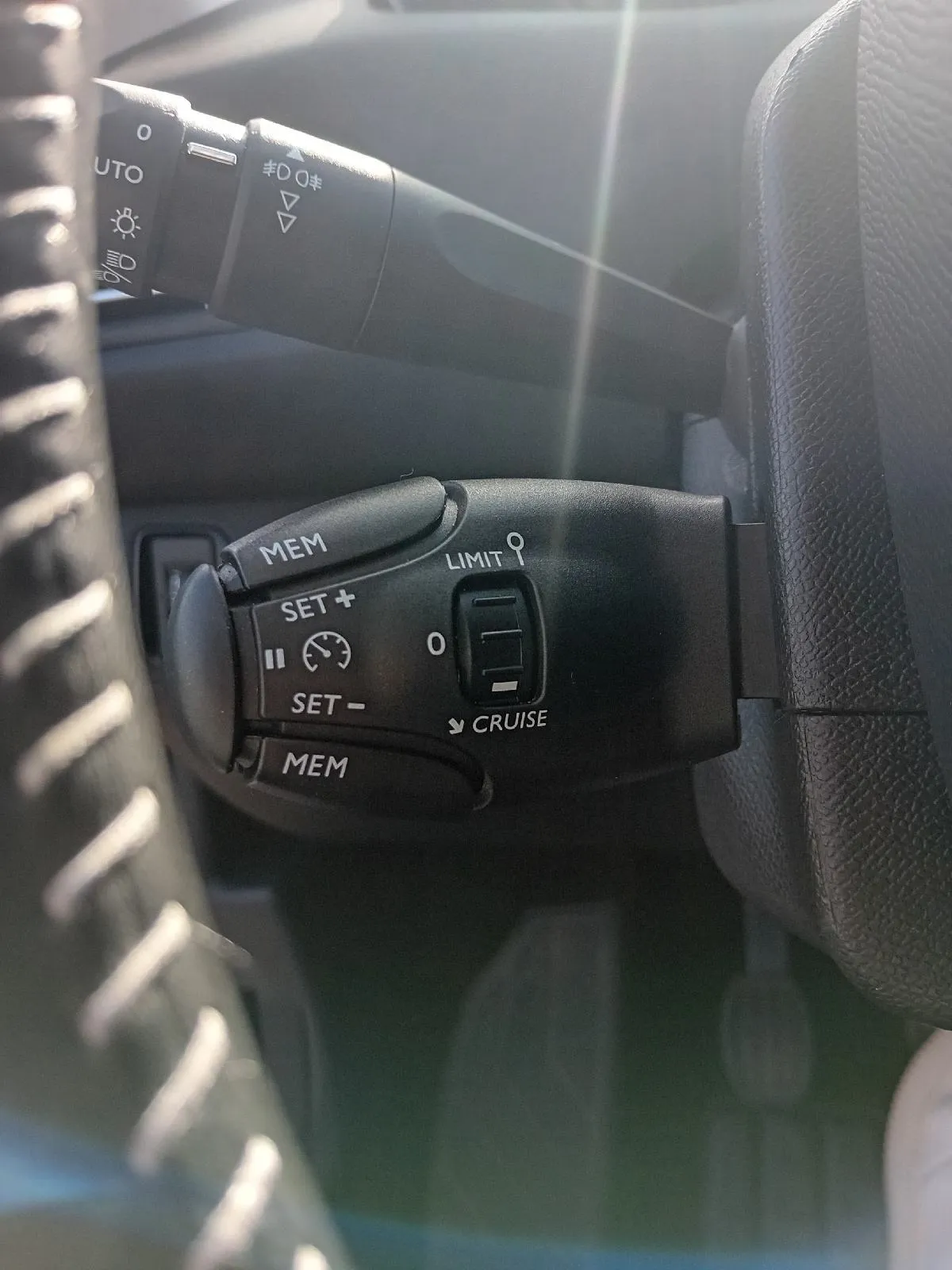 peugeot 308 1,5 bluehdi ,do 2 godine jamstva,u sustavu pdv-a. - slika 15