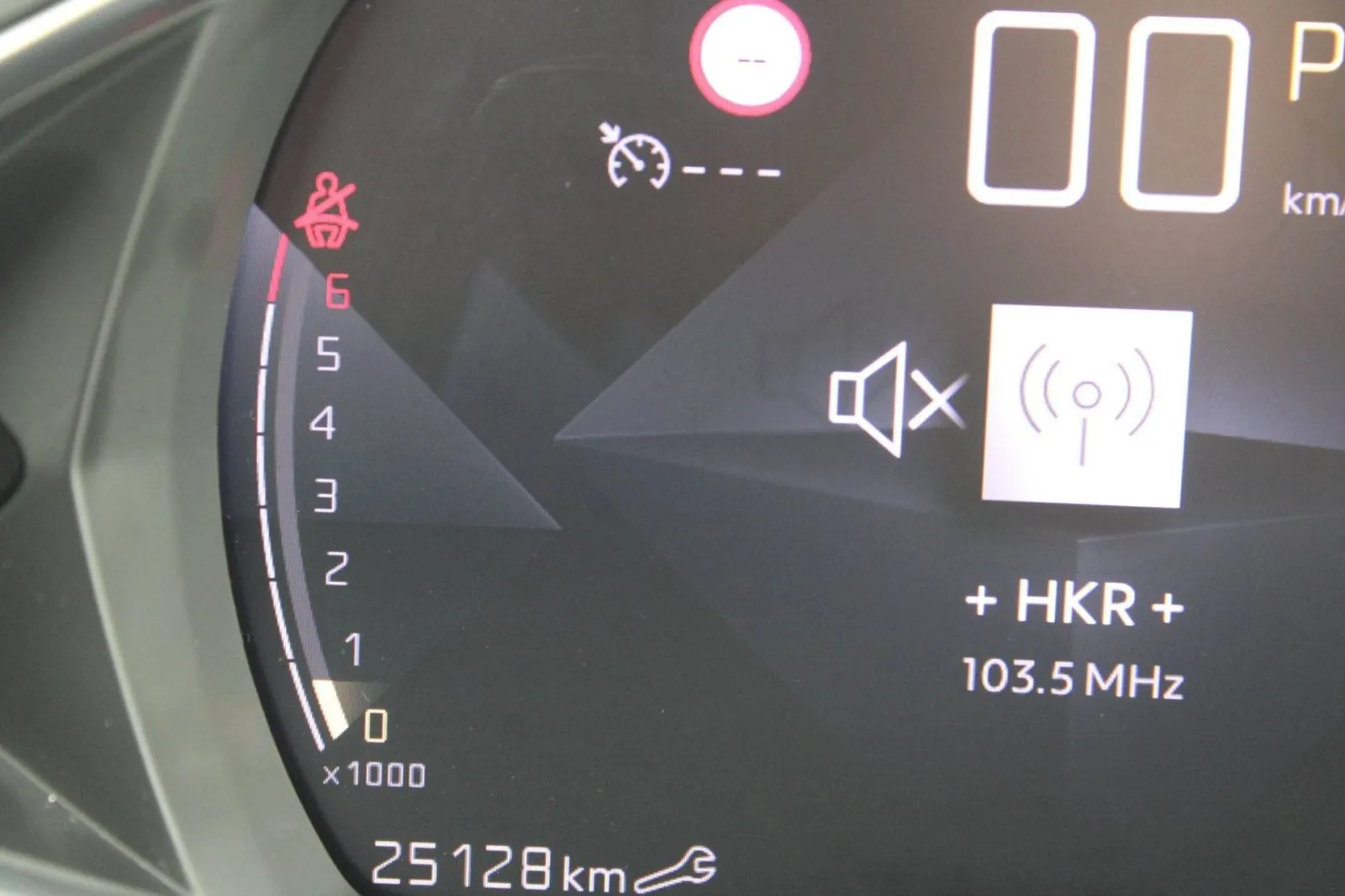 ds ds3 crossback 1.2 puretech automatik *navi, led* - slika 18