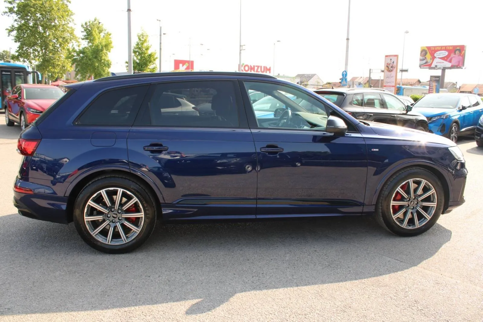 audi q7 60 tfsie quattro s-line *led, navigacija, kamera* reg 2/27 - slika 4