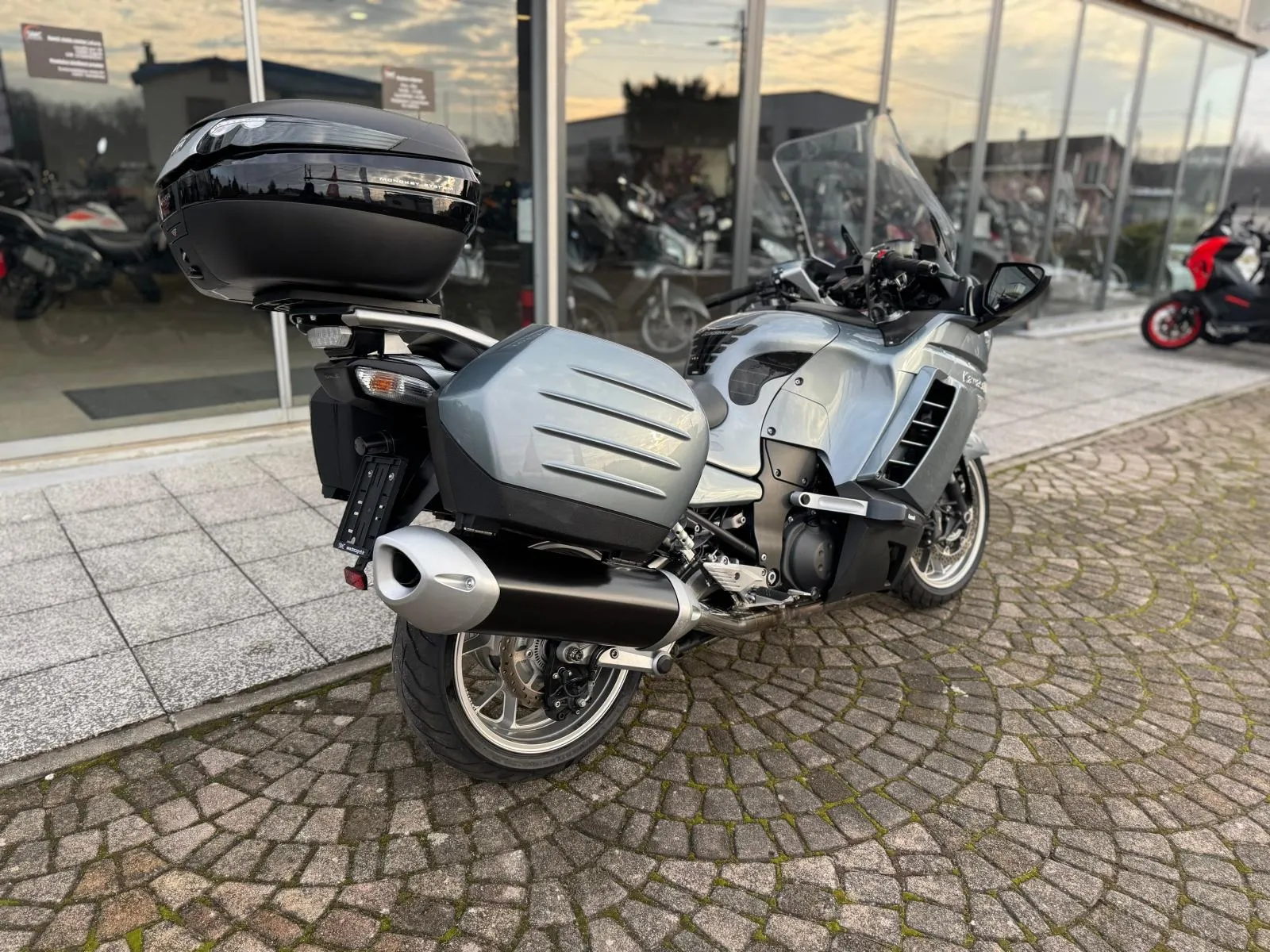 kawasaki gtr 1400 abs, 2009 god. - slika 20
