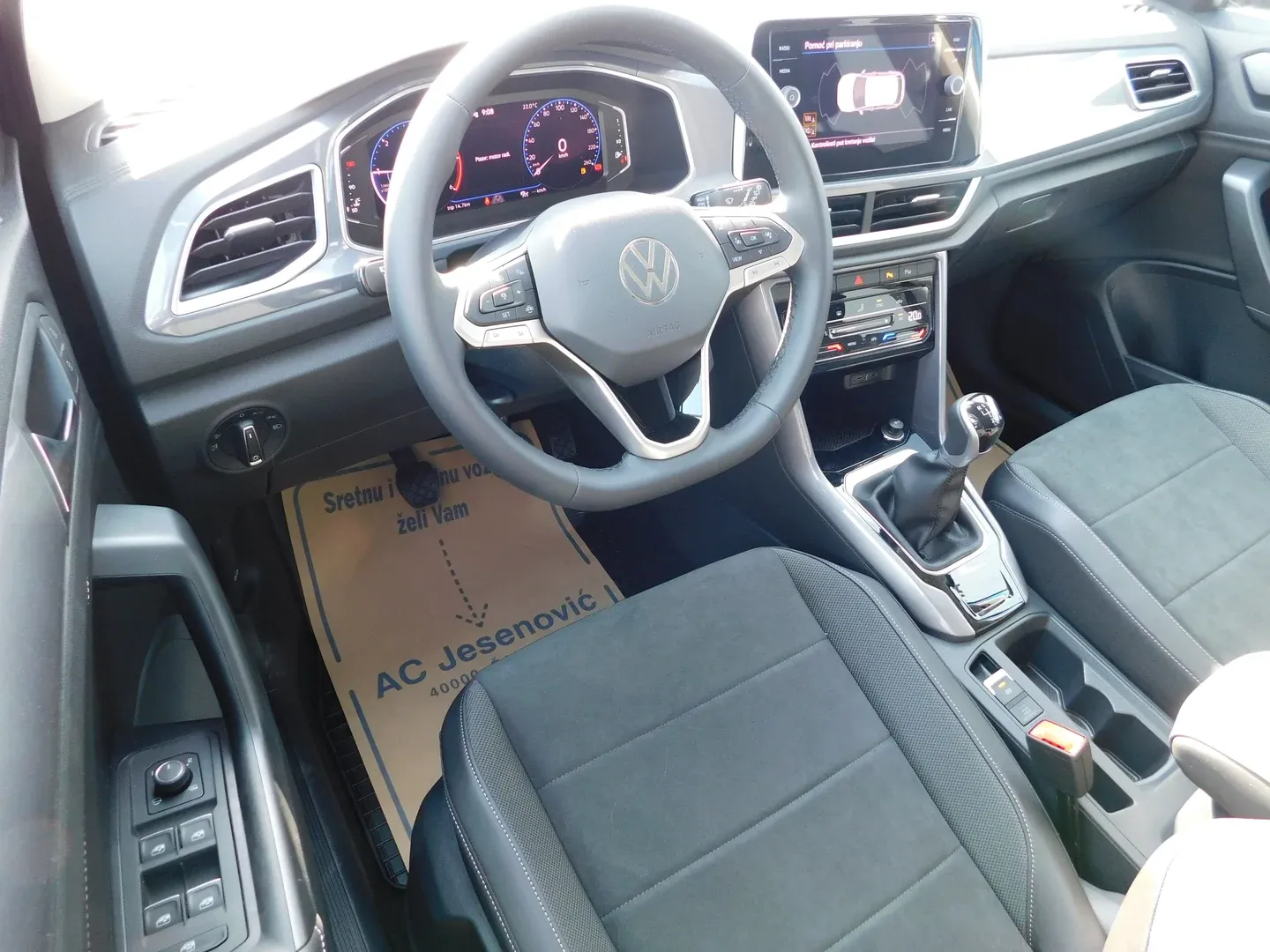 09232 volkswagen t-roc 2.0 tdi style - slika 8