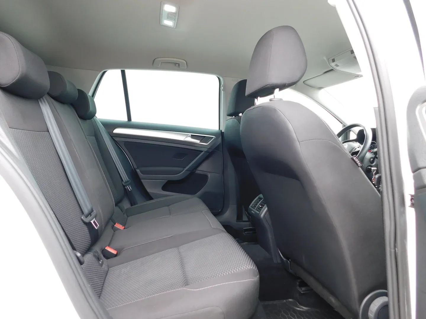 12540 volkswagen golf 1.0 tsi trendline hr - slika 13