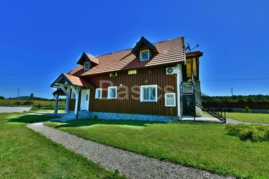 lika -saborsko - turističko imanje, zemljište 2290 m2, dva objekta - slika 21