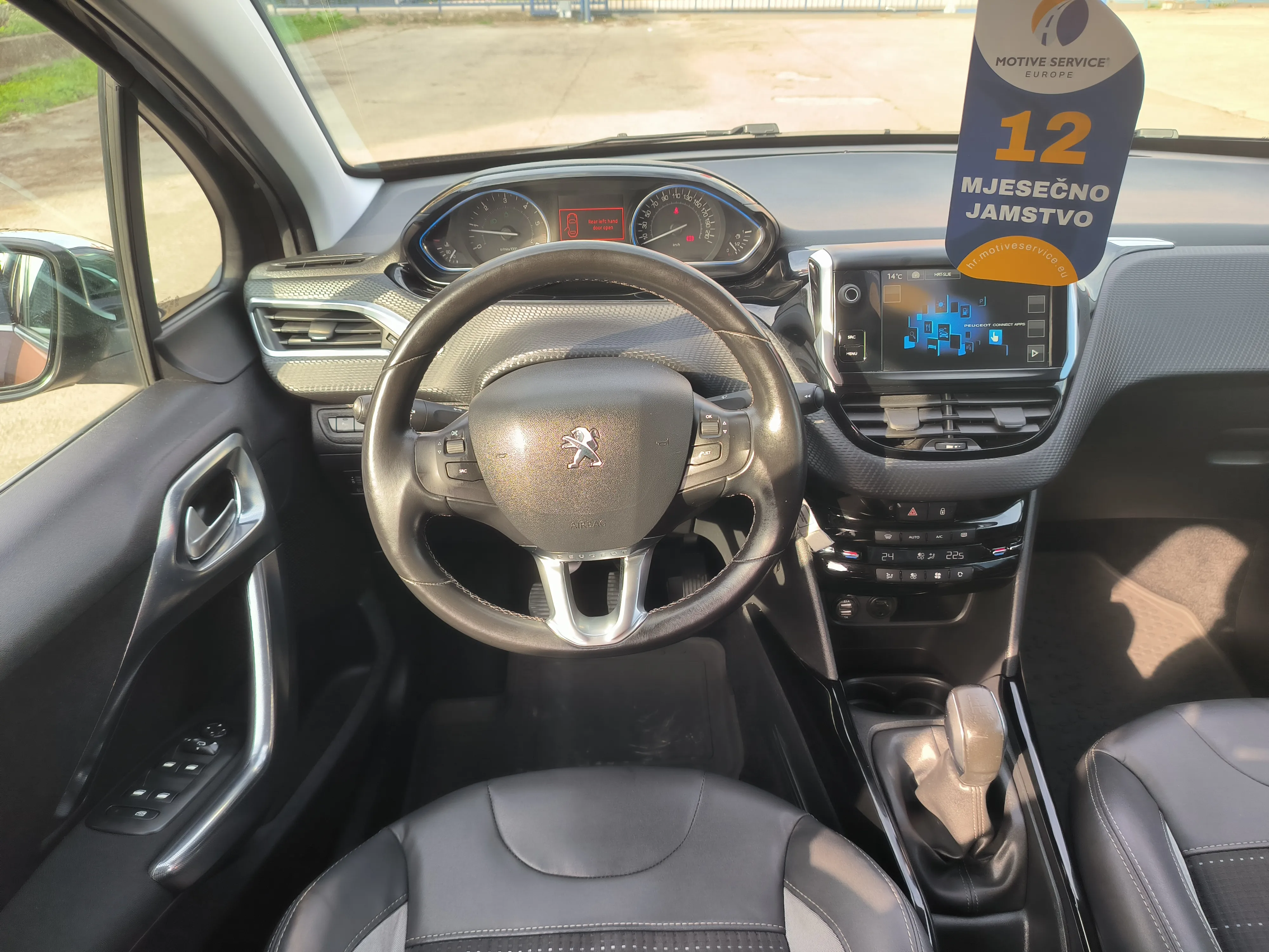peugeot 2008 1,6 bluehdi, allure, servisna, jamstvo, reg. 1 godinu - slika 12