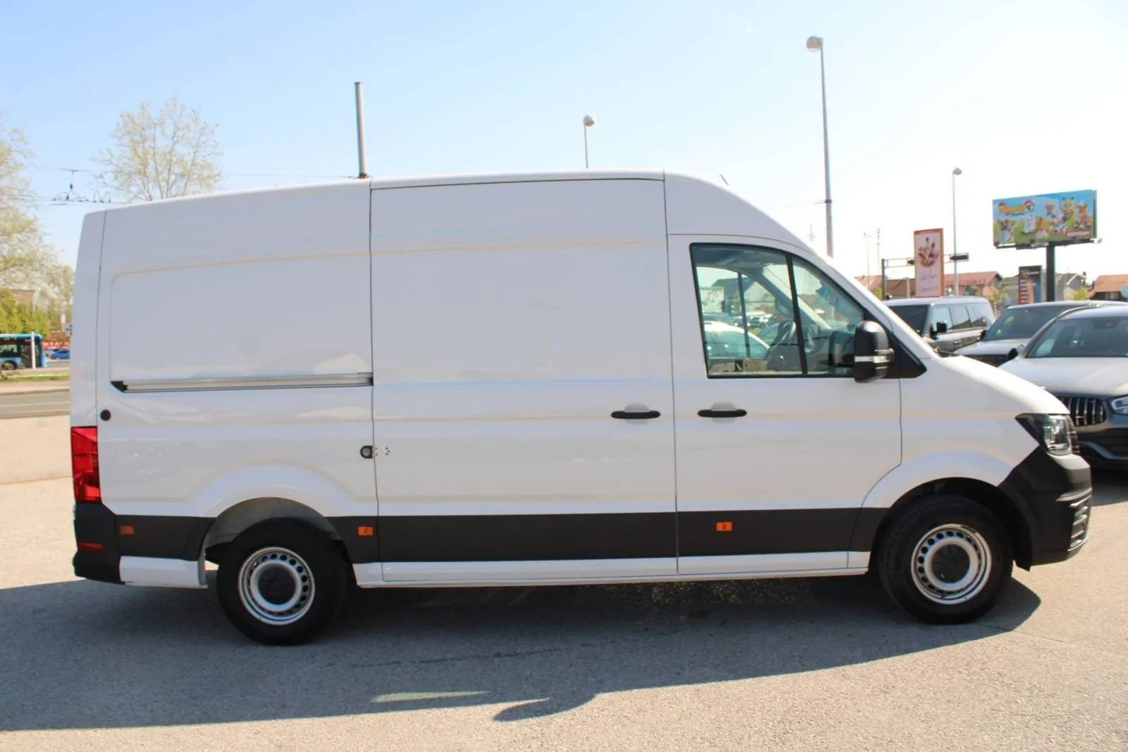 vw crafter 2.0 tdi l3h3 140ks *kamera*, 2024 god. - slika 4