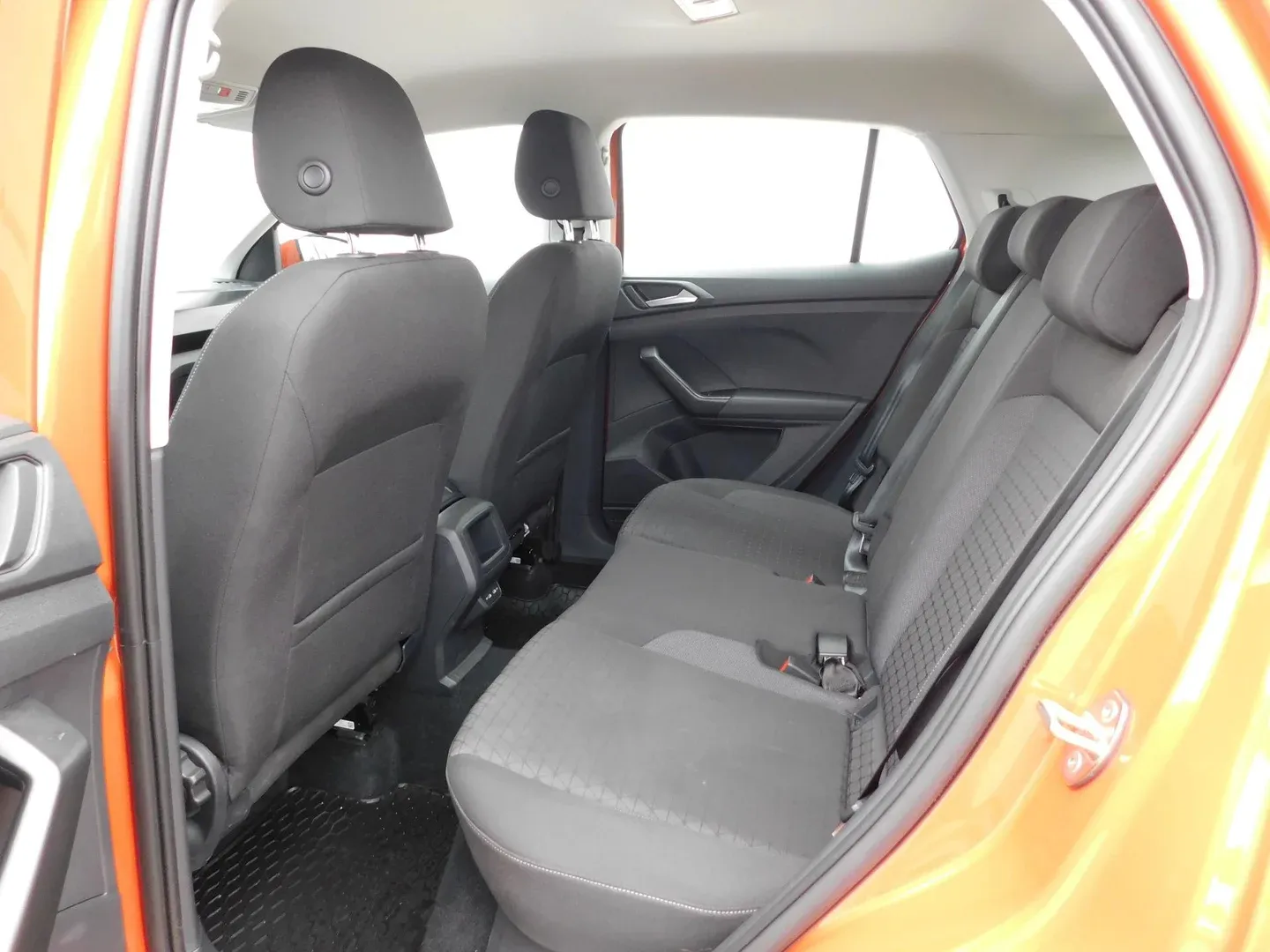 09180 volkswagen t-cross 1.0 tsi life - slika 11