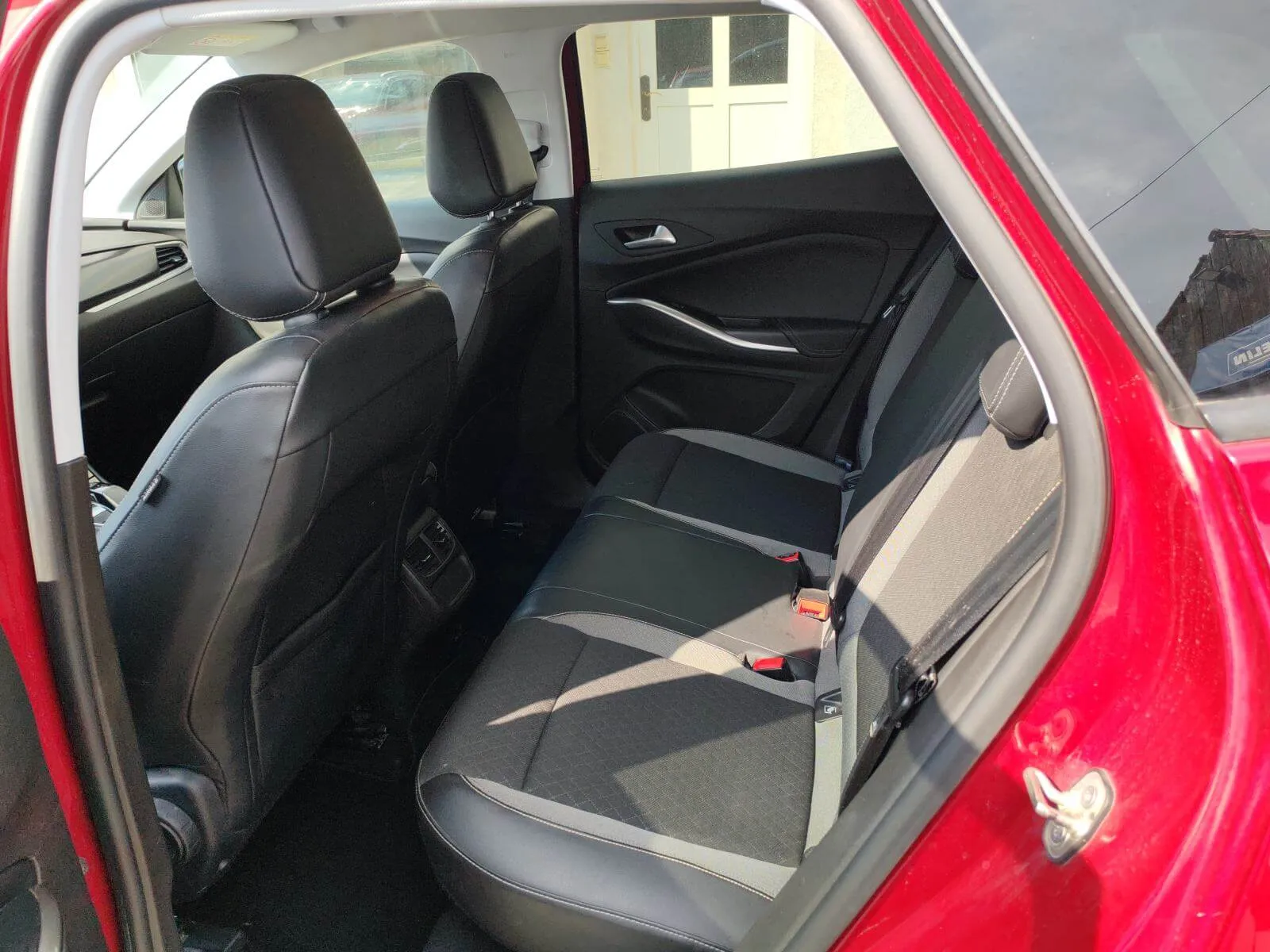 opel grandland 1,2 turbo - slika 10