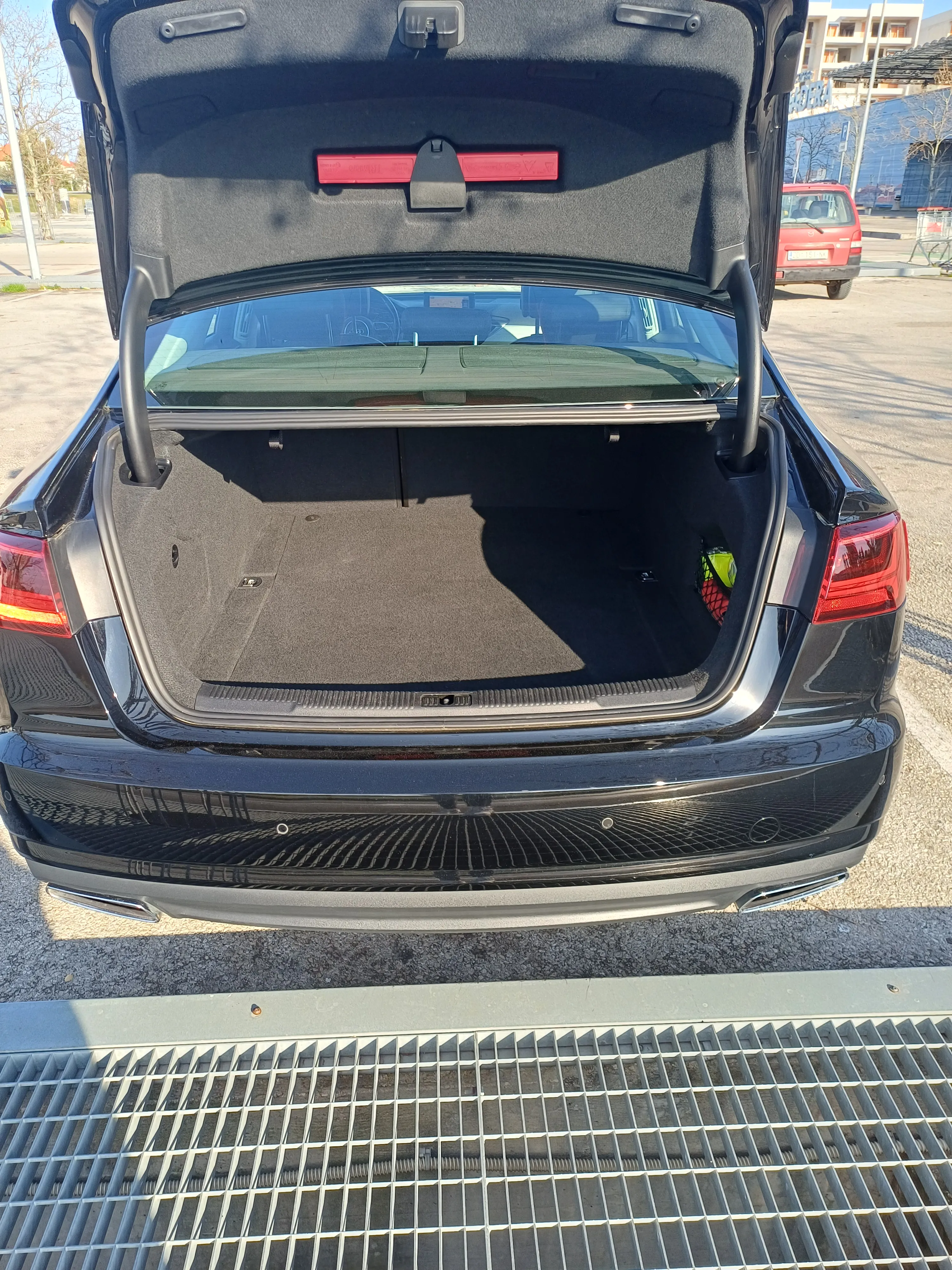 prodaje se audi a6 ultra 2.0.tdi 140kw prvi vlasnik - slika 9