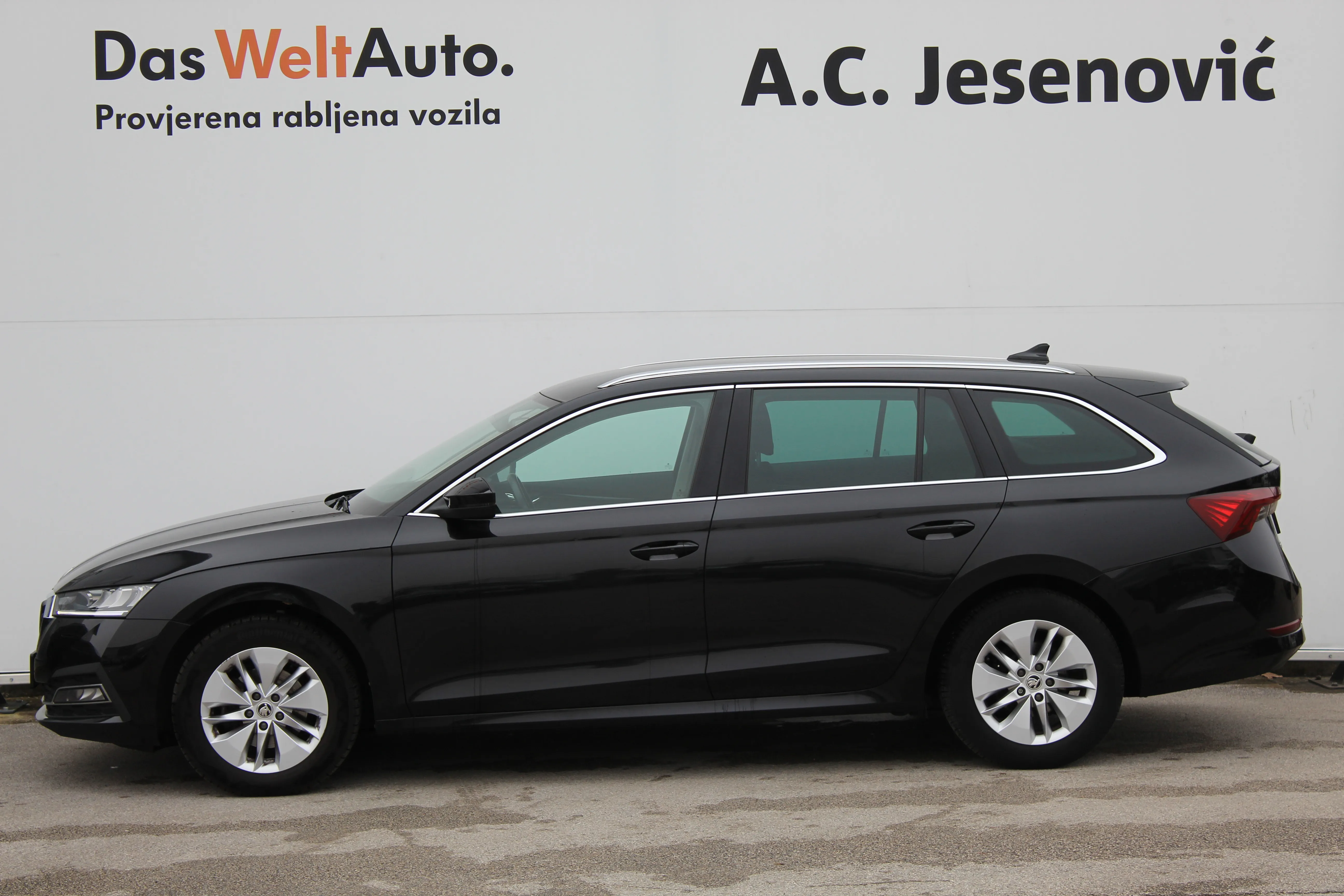 13077 škoda octavia combi ambition 2.0 tdi - slika 6