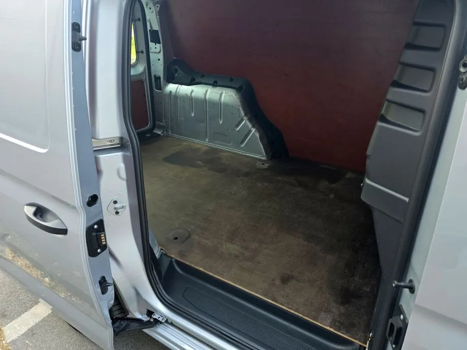 vw caddy maxi, 2.0 tdi, mf volan, velika navigacija, senzori - slika 10