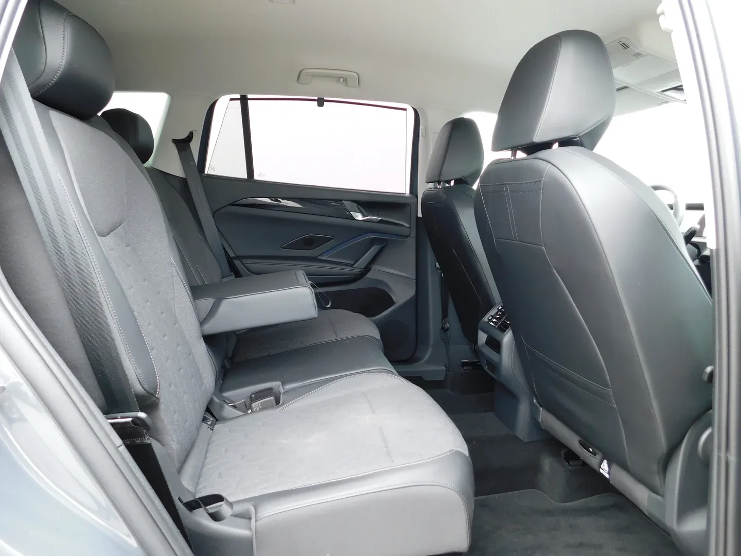 12384 volkswagen tayron 1.5 tsi ehybrid dsg life plus - slika 13