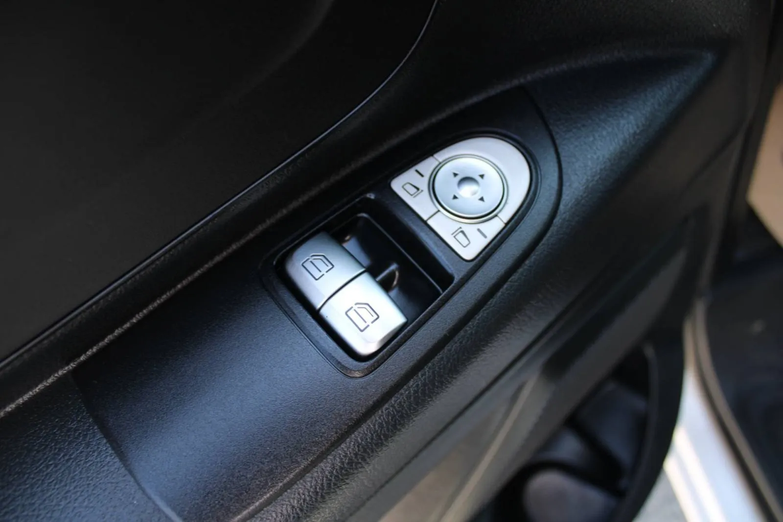 mercedes-benz vito 114 cdi long automatik *kamera*, 2023 god. - slika 12