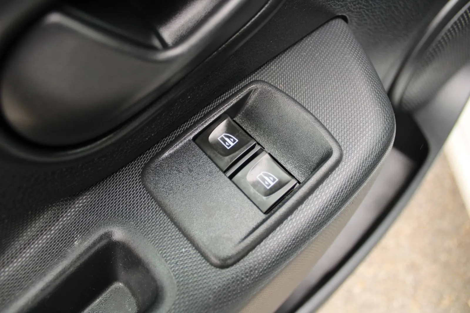 dacia sandero 1.0 sce - slika 13
