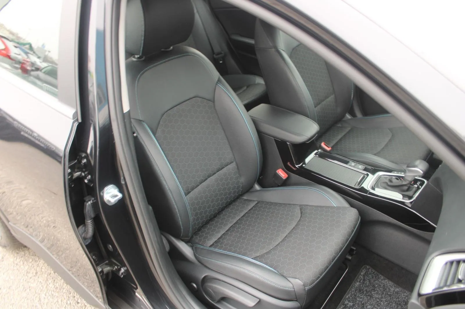kia xceed 1.6 crdi automatik *led, navigacija, kamera* - slika 14