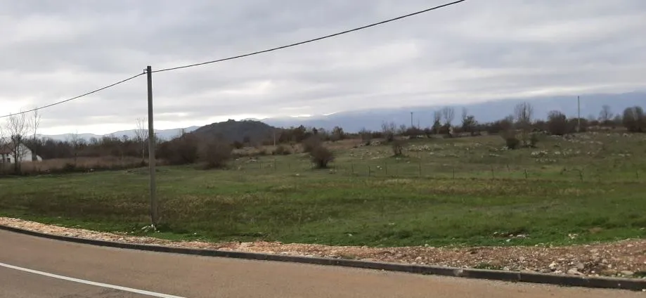 građevinsko zemljište, lovinac, 4460 m2, moguća kupnja manjih parcela - slika 3