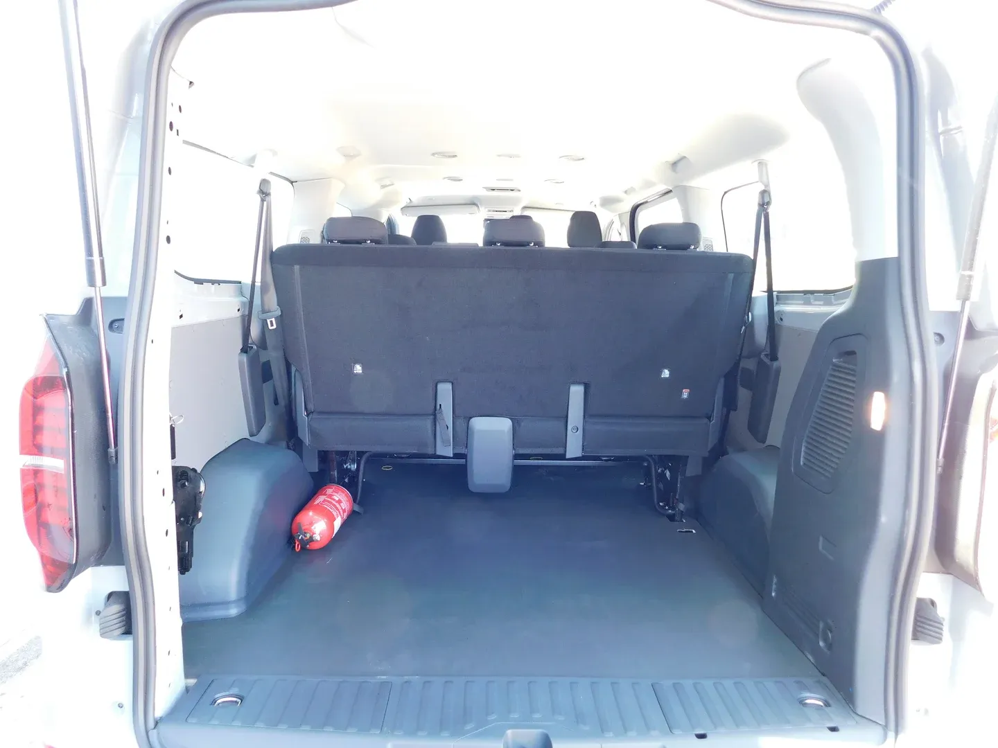 12843 vw kombi transporter kombi l2 2.0 tdi - slika 13