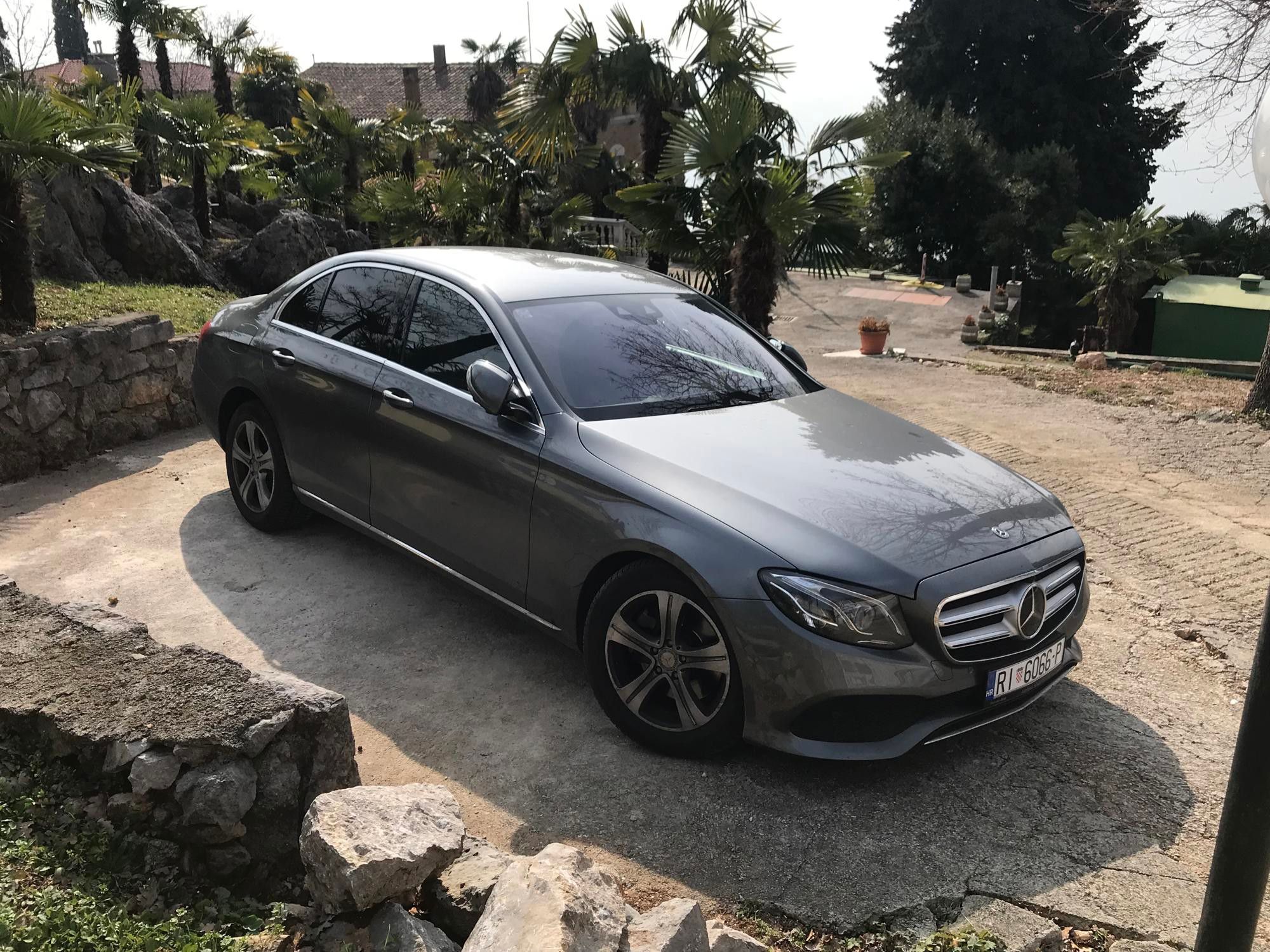 Mercedes E250 Garancija MB100,Memory,360Kamera,Kuka,LED,Radari,Burmst - Barbat na Rabu, Rab