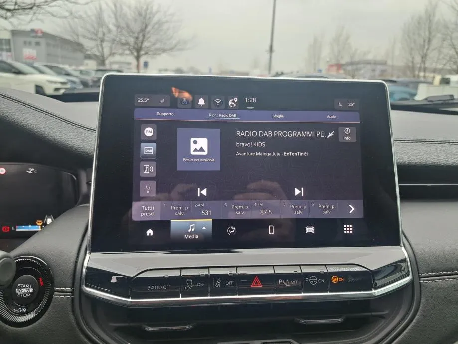 jeep compass 1.5 e-hybrid 130 dct fwd summit - slika 12