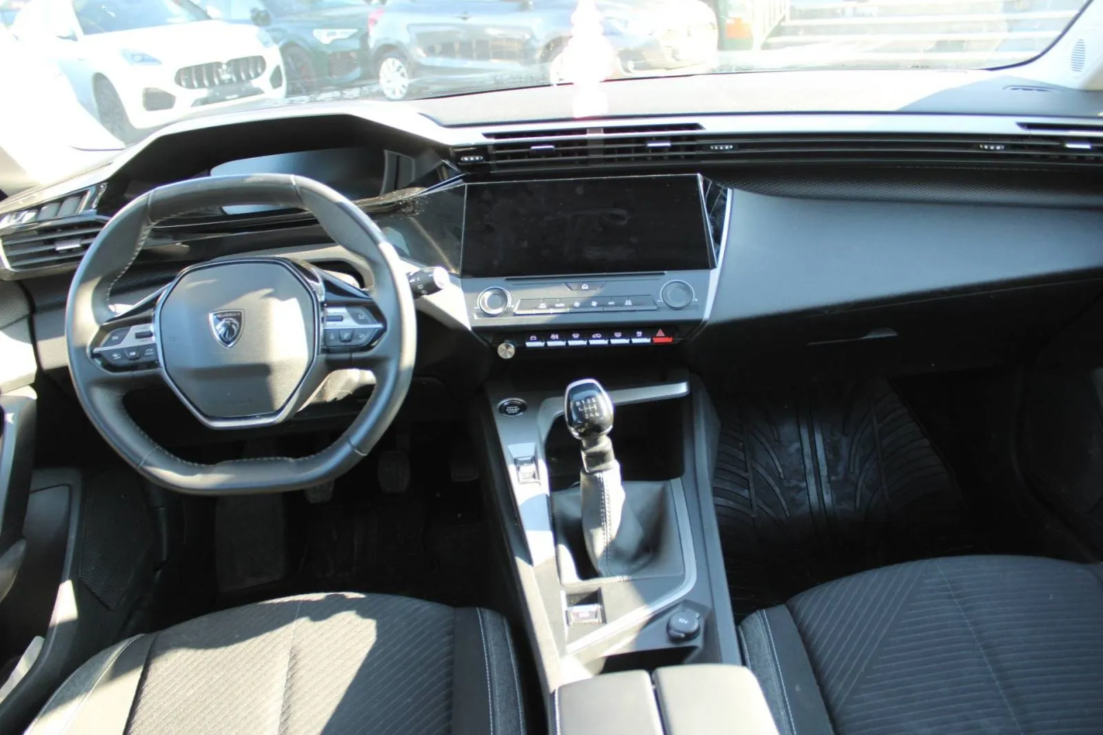 peugeot 308 sw 1.2 active business - slika 12