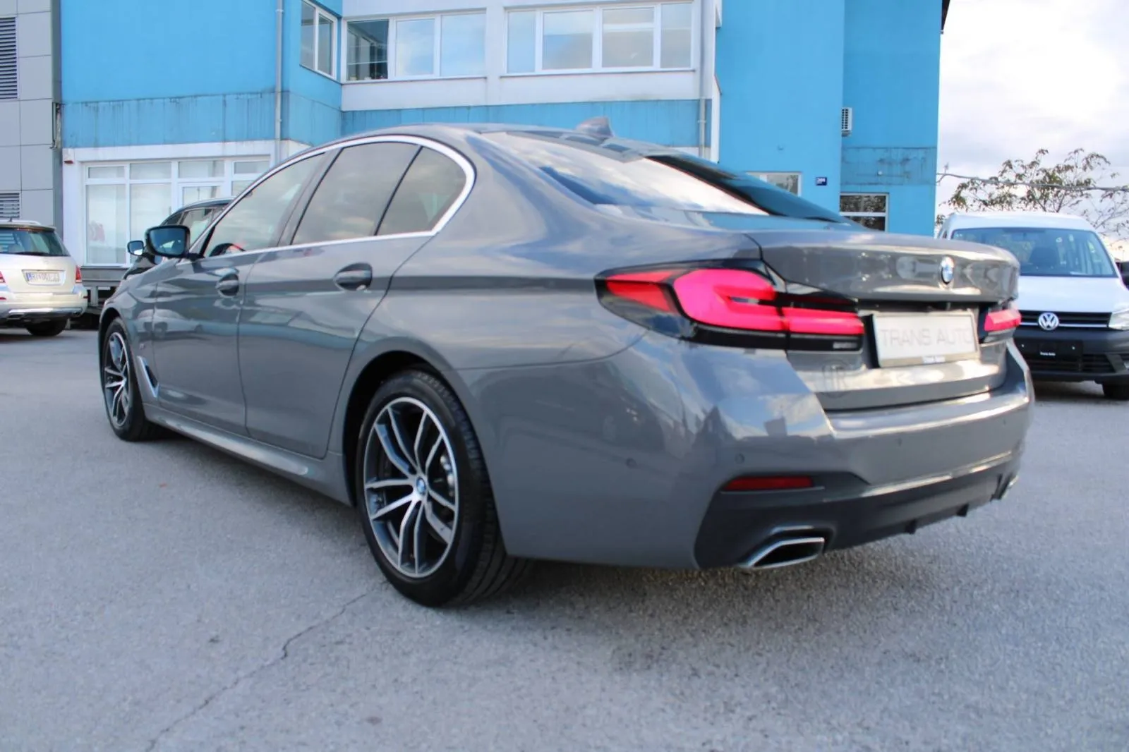 bmw serija 5 530d xdrive m-paket - slika 7