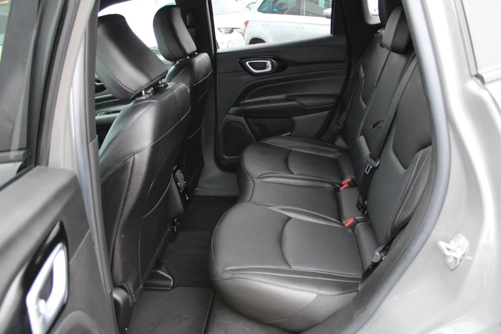 jeep compass 1.3 t4 s automatik *led,navigacija,kamera* - slika 16