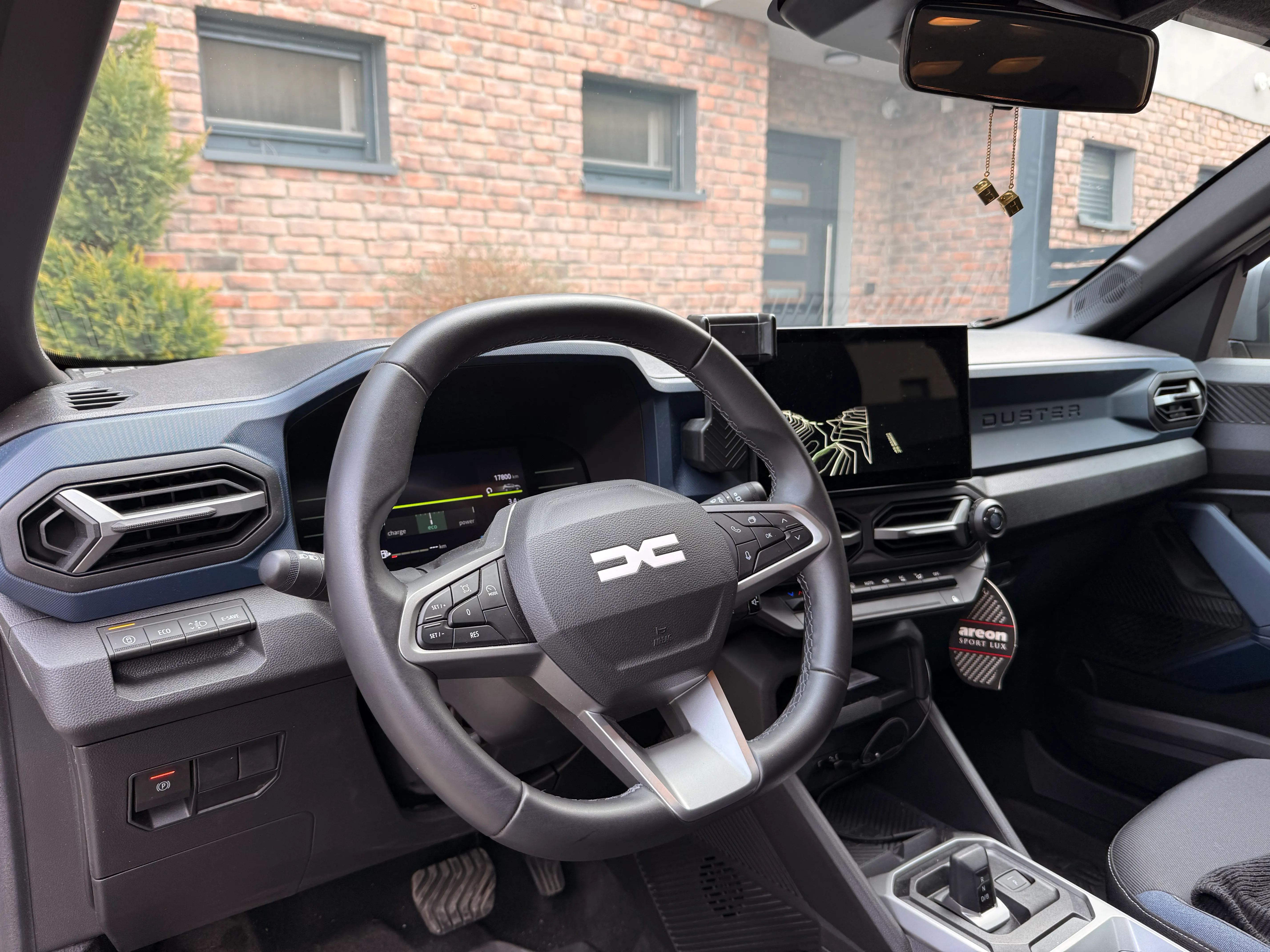 prodajem dacia duster 3 hybrid - slika 5