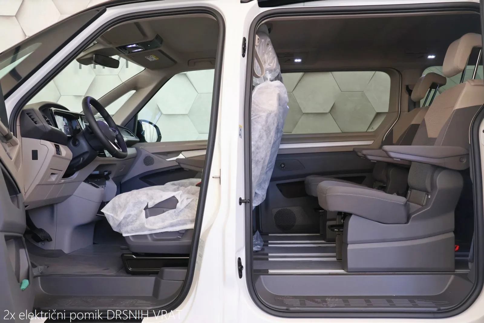 volkswagen multivan t7 n1 l2 2.0tdi dsg edition iq matrix el.klizna vr - slika 10