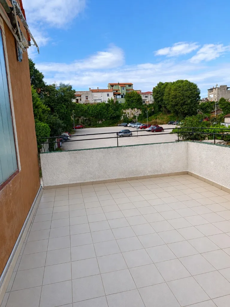 na prodaju je predivan dio autentične talijanske vile blizina arene. - slika 21