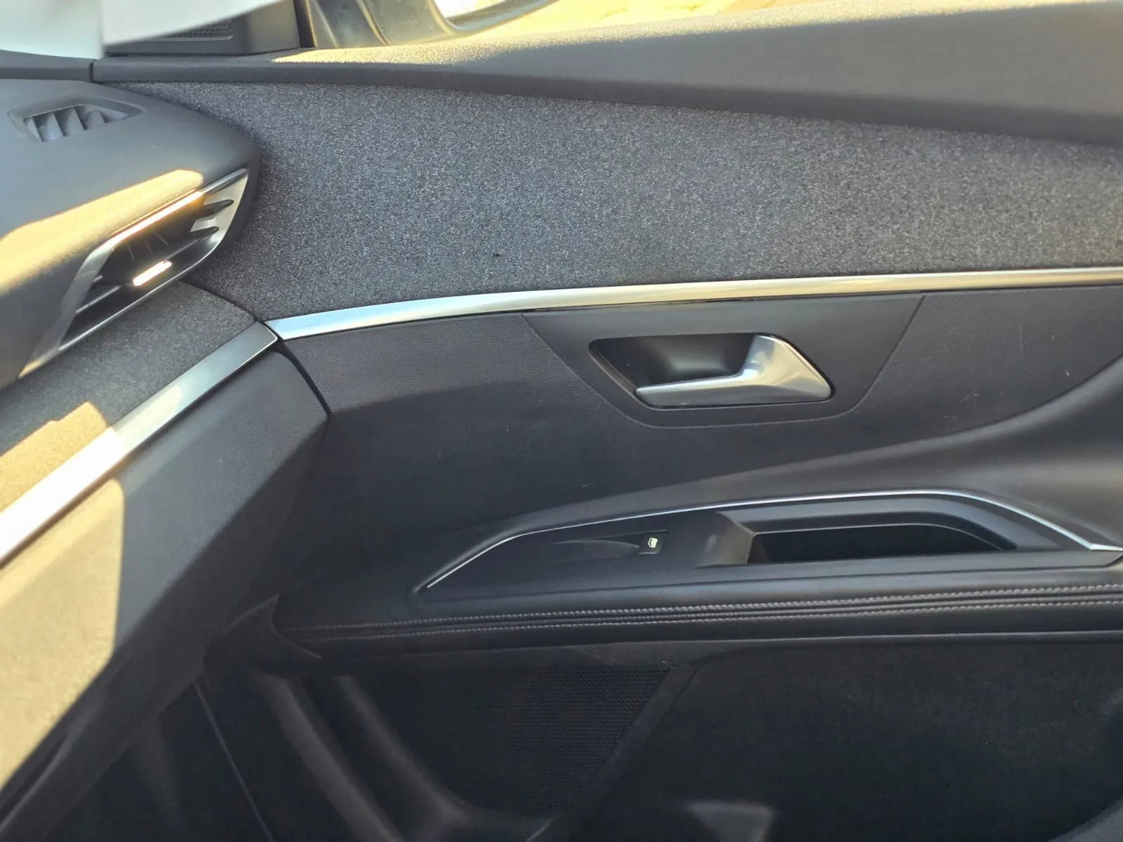 peugeot 5008 1.6 bluehdi - slika 14