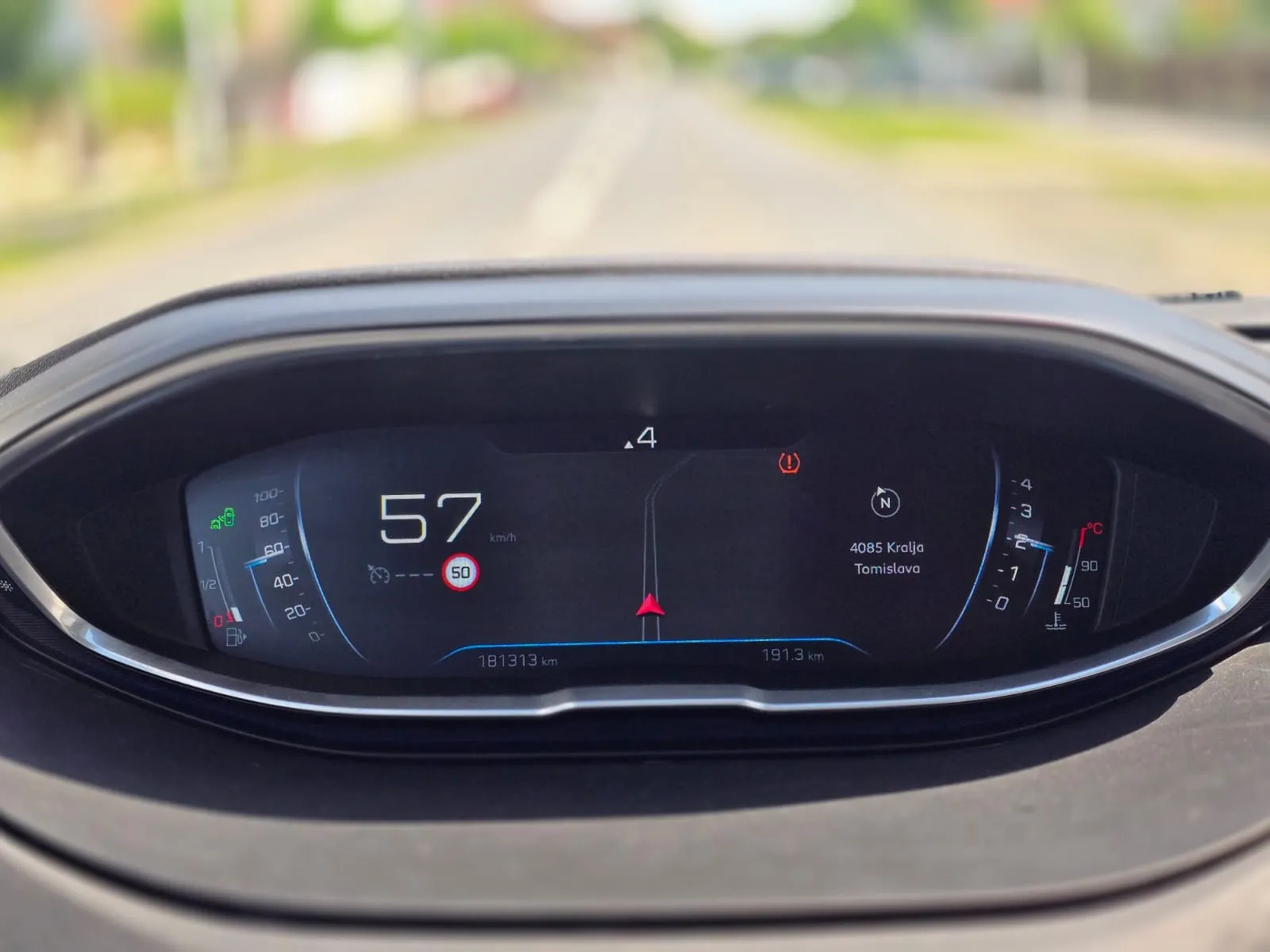 peugeot 5008 1.6 bluehdi - slika 18