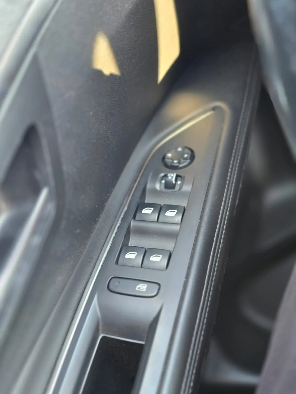 peugeot 5008 1.6 bluehdi - slika 21