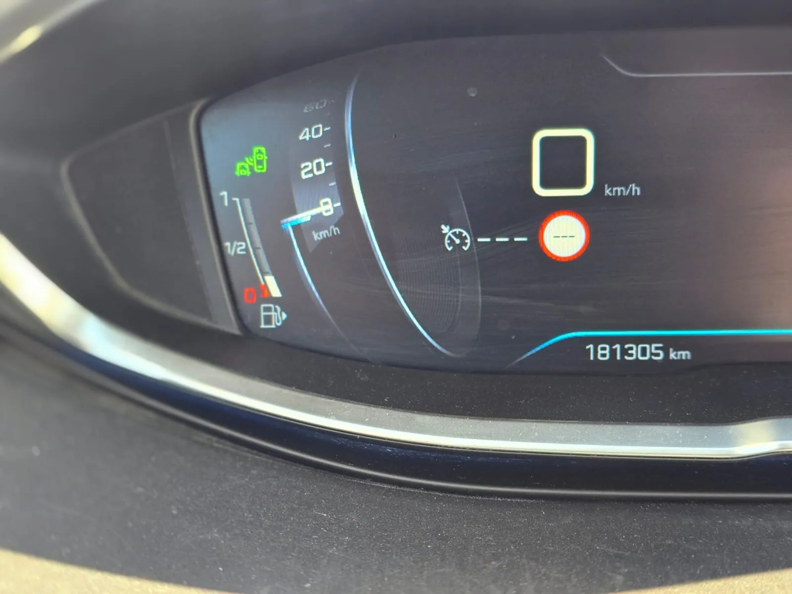 peugeot 5008 1.6 bluehdi - slika 4