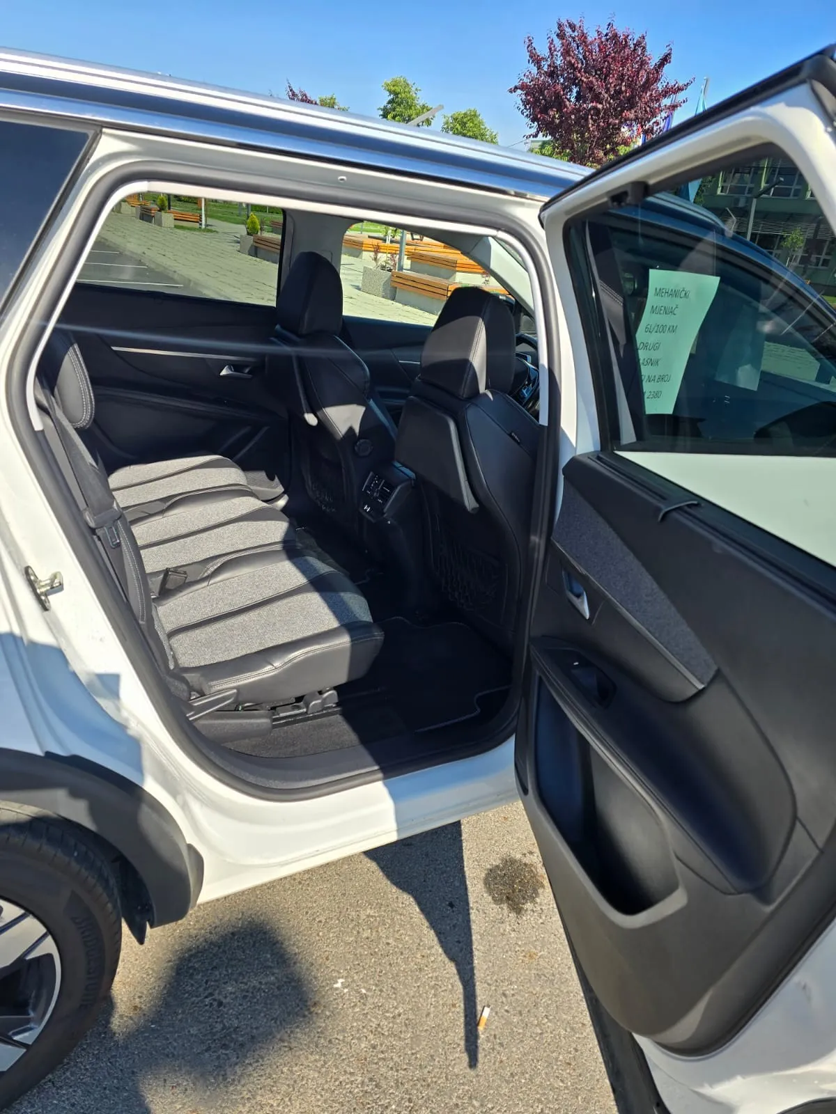 peugeot 5008 1.6 bluehdi - slika 8