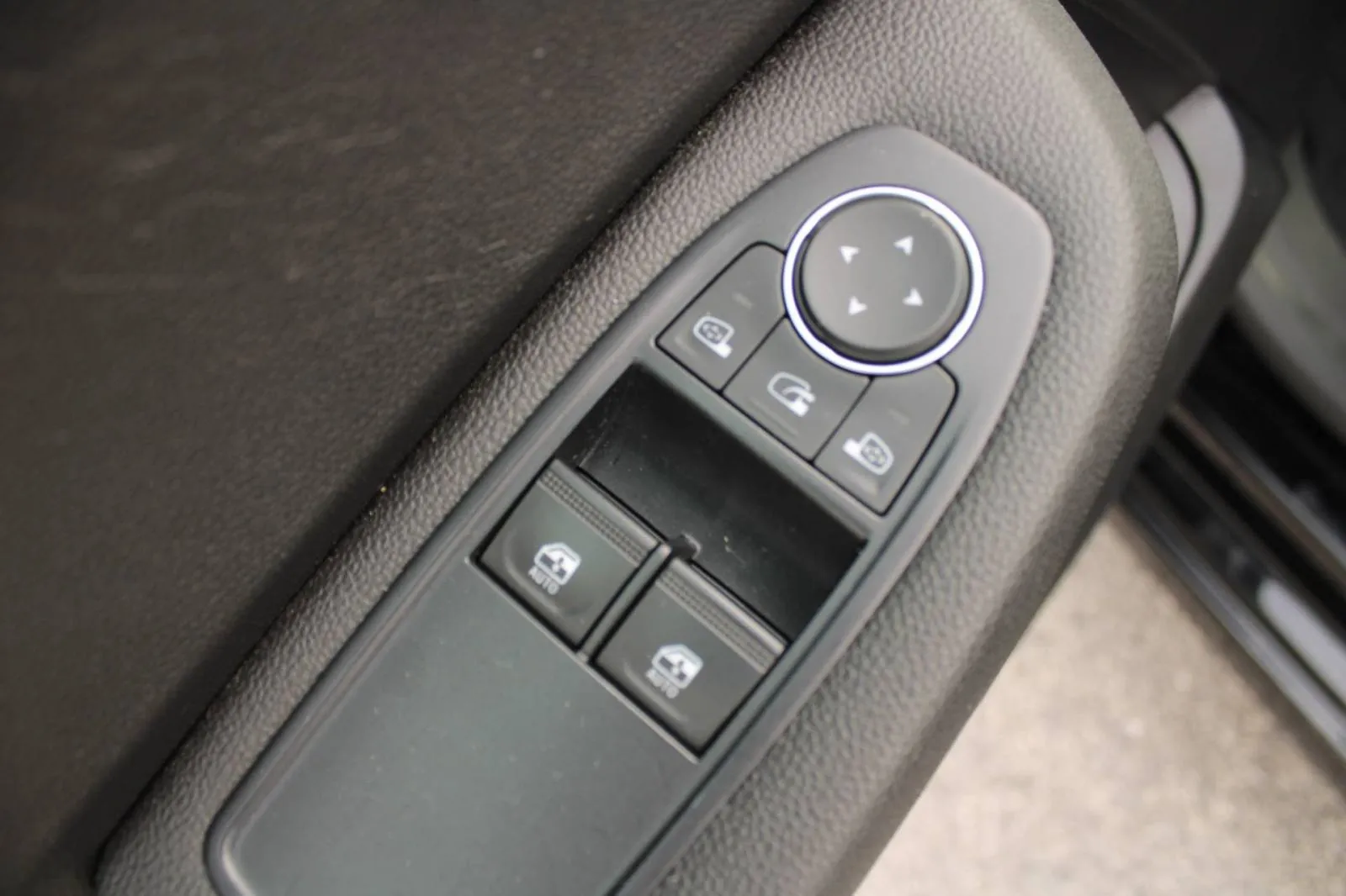 renault clio 1.6 e-tech hybrid automatik - slika 18