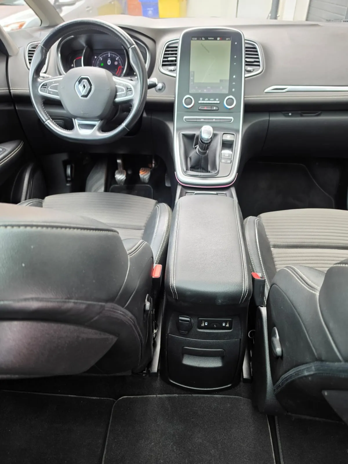 renault grand scenic 1.5dci 2018 - slika 12