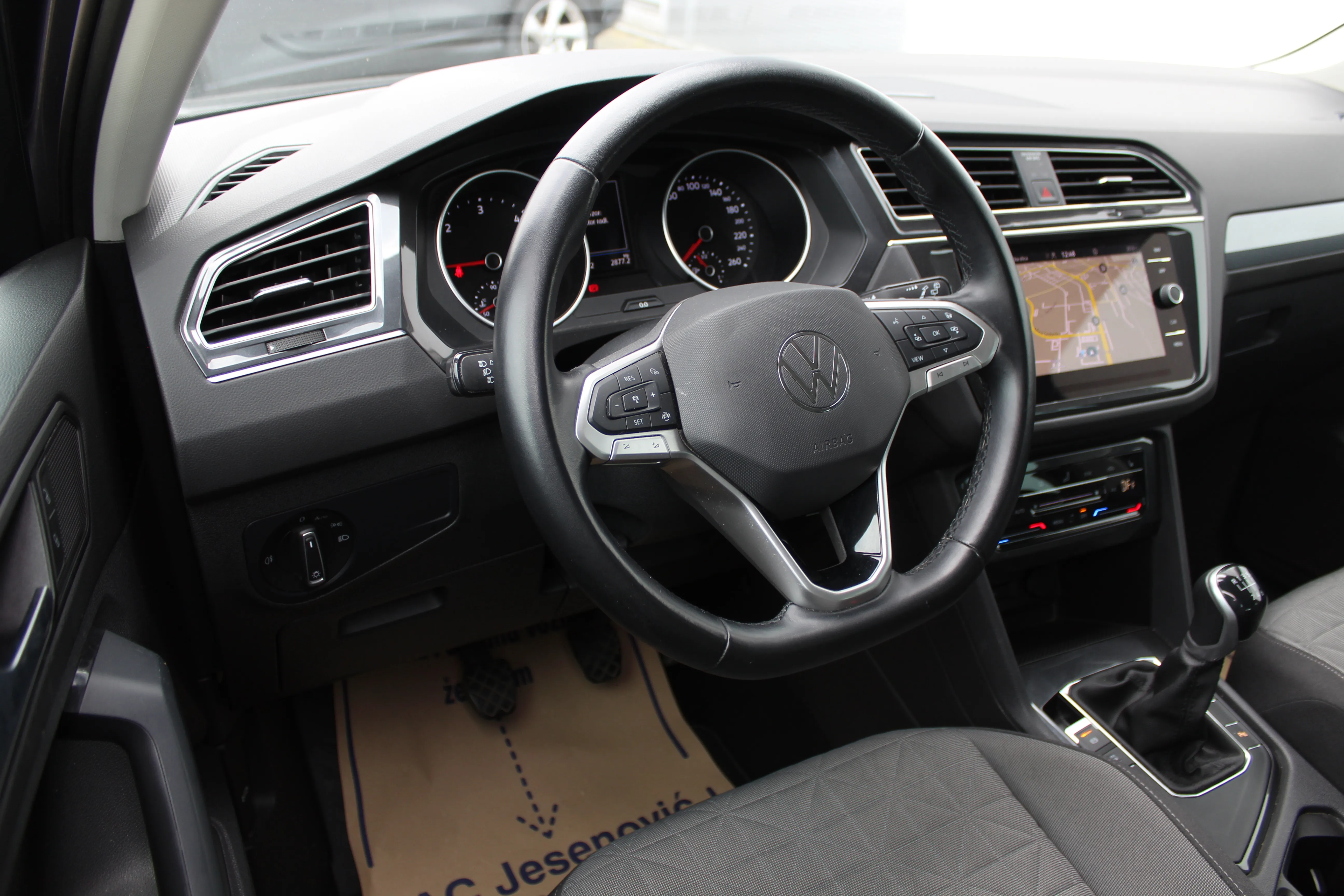 volkswagen tiguan 2.0 tdi life - slika 9