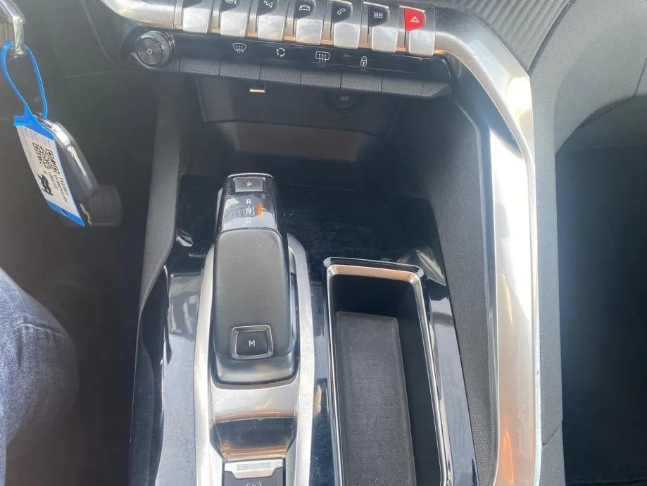 peugeot 5008 1,5 bluehdi automatik,tempomat, navi, 4x garancija! - slika 13