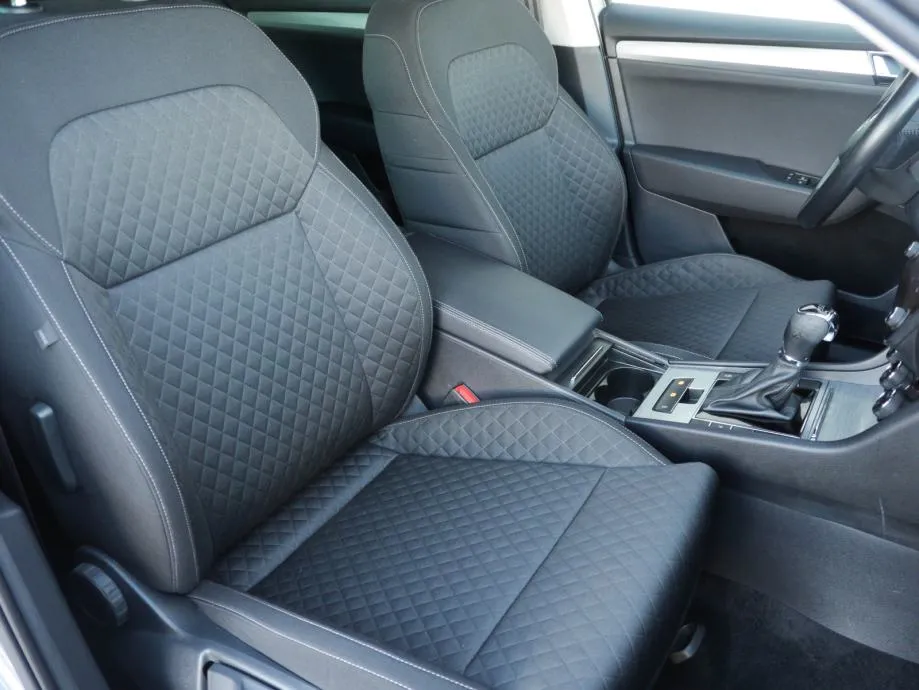 škoda superb combi 2,0 tdi dsg business |led |kam |kuka |jamstvo - slika 21