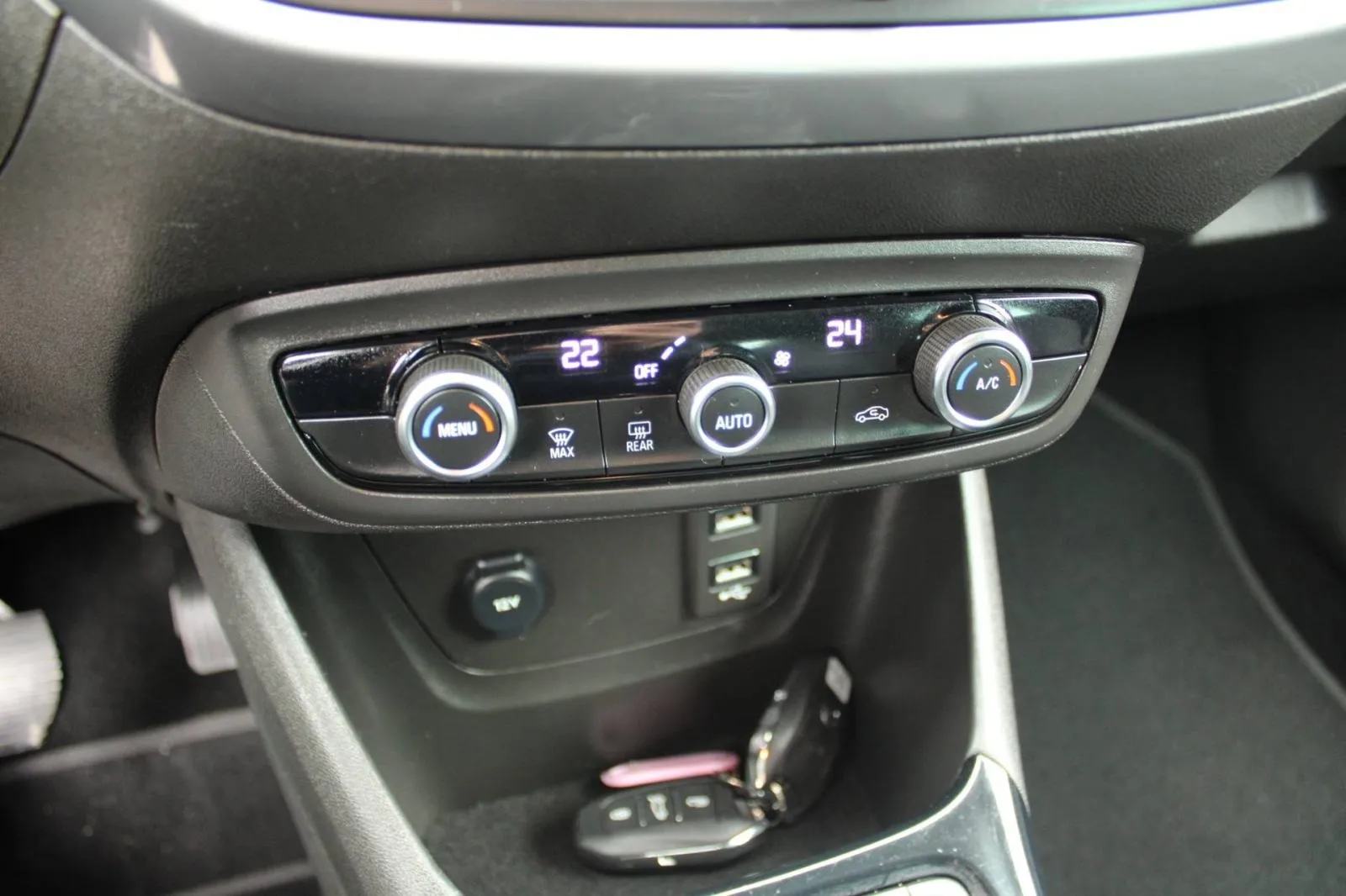 opel crossland 1.2 turbo ultimate *led, navigacija, kamera* - slika 22