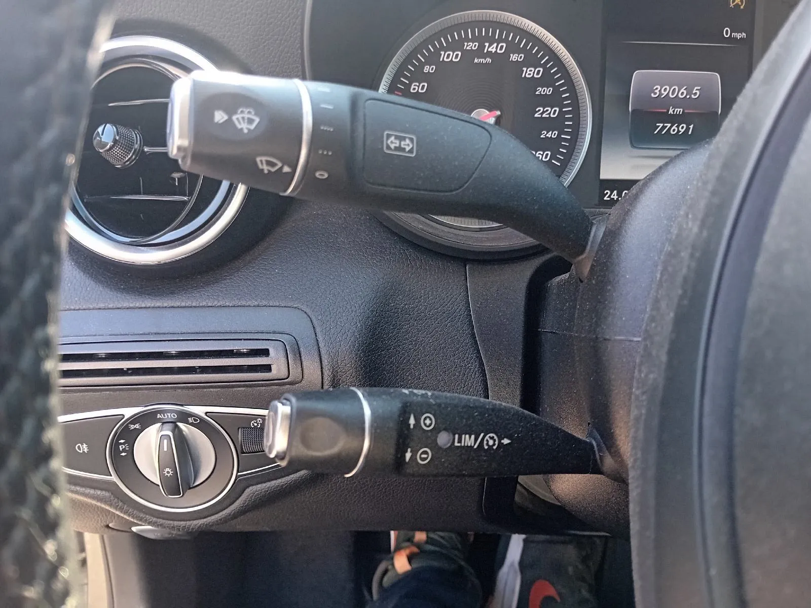mercedes-benz c-klasa 200 d,do 2 godine jamstva,u sustavu pdv-a. - slika 4