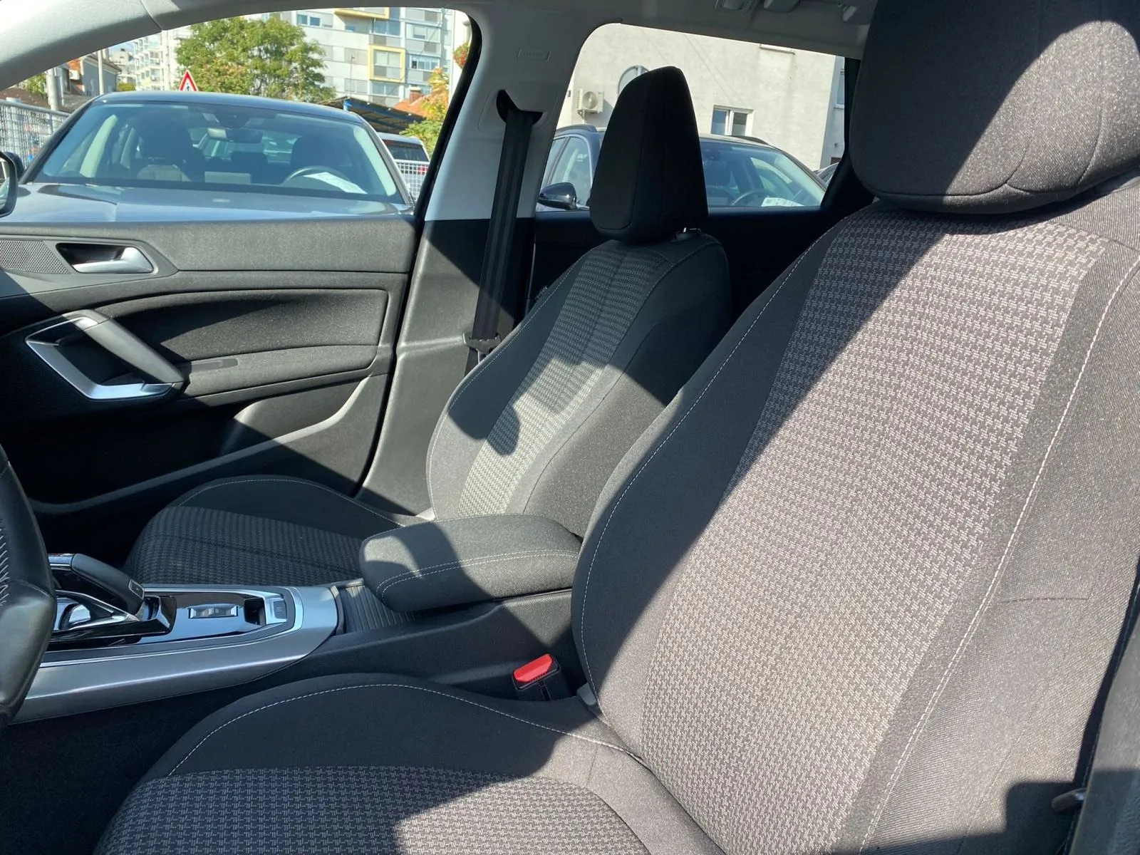 peugeot 308 sw 1,5 bluehdi automatik, navi, tempomat, 4x garancija! - slika 12